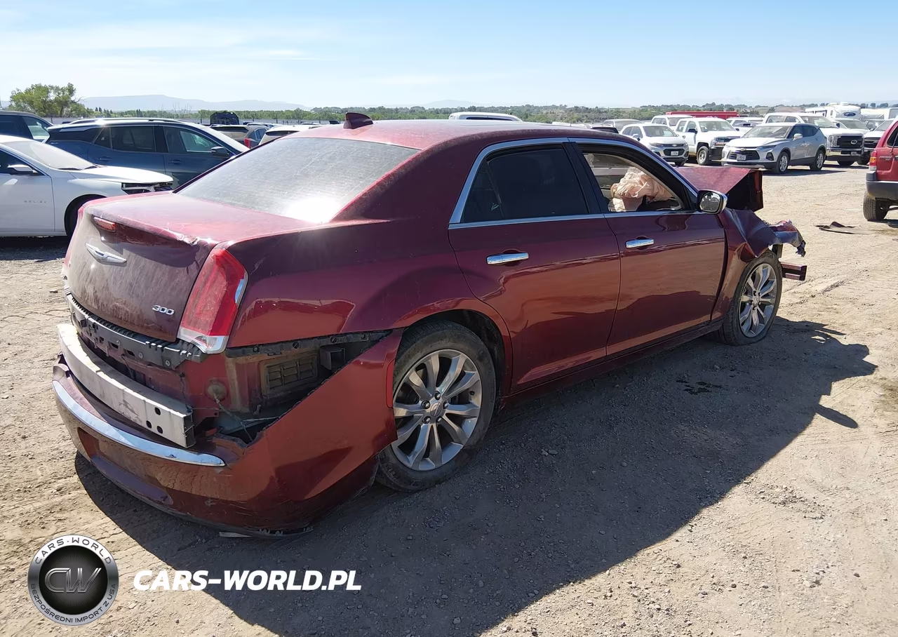 2018 Chrysler 300 Limited Awd VIN:2C3CCAKG9JH268390 - 4