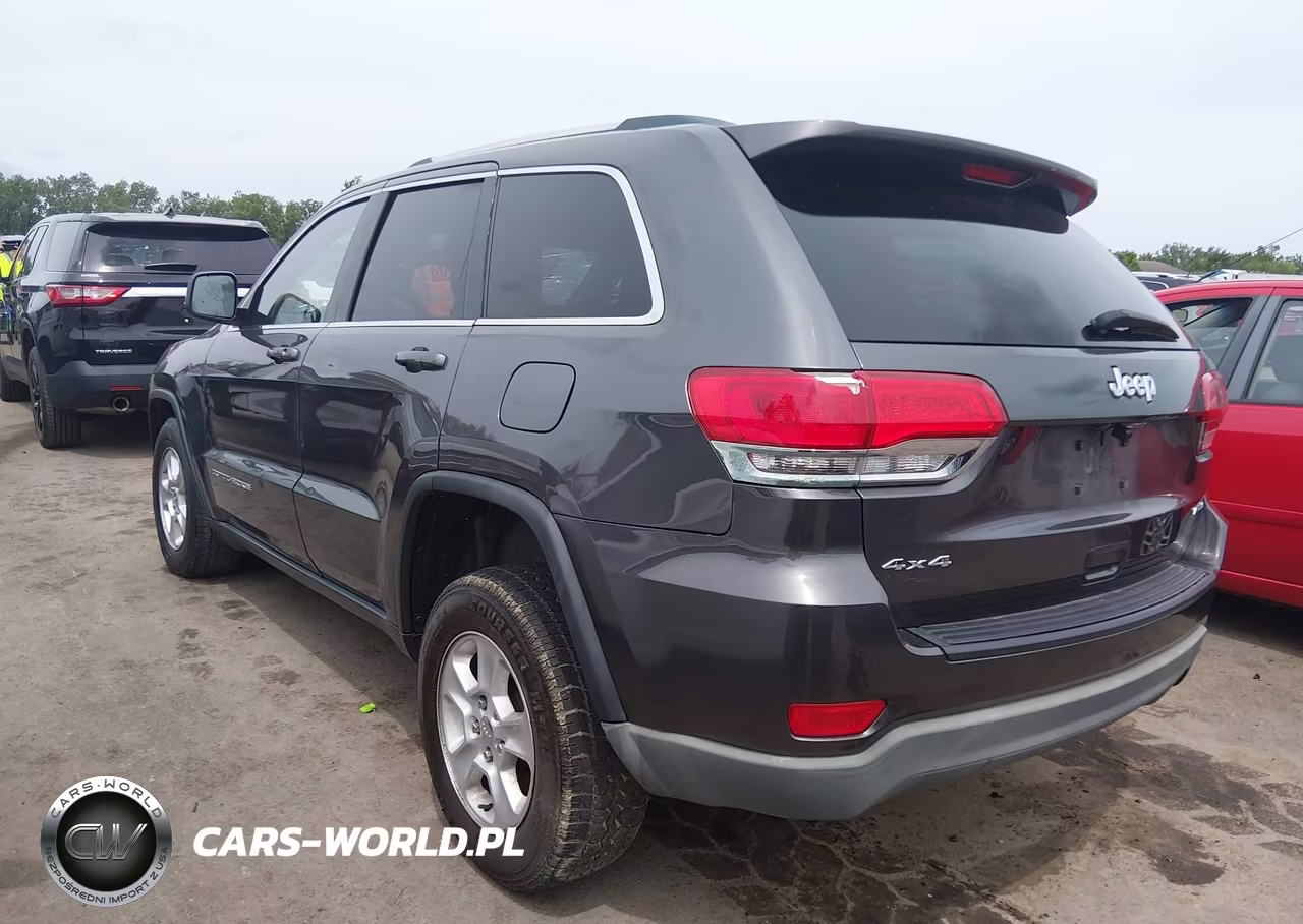 2015 Jeep Grand Cherokee Laredo VIN:1C4RJFAG1FC736391 - 3