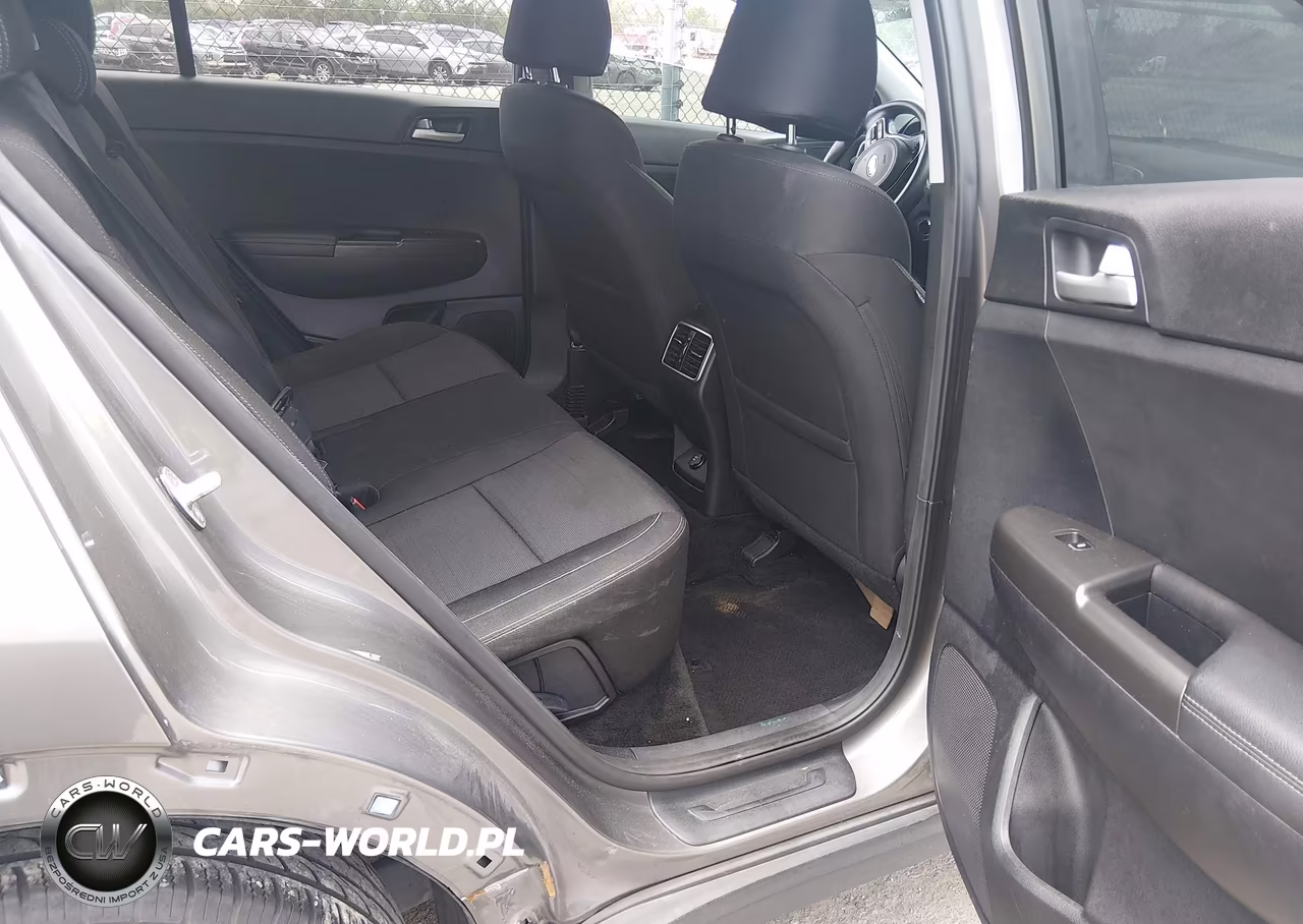 2018 Kia Sportage Lx VIN:KNDPM3AC7J7444983 - 8