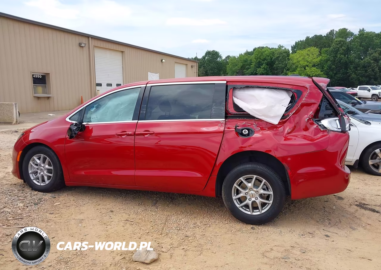 2025 Chrysler Voyager Lx VIN:2C4RC1CG3SR533546 - 14