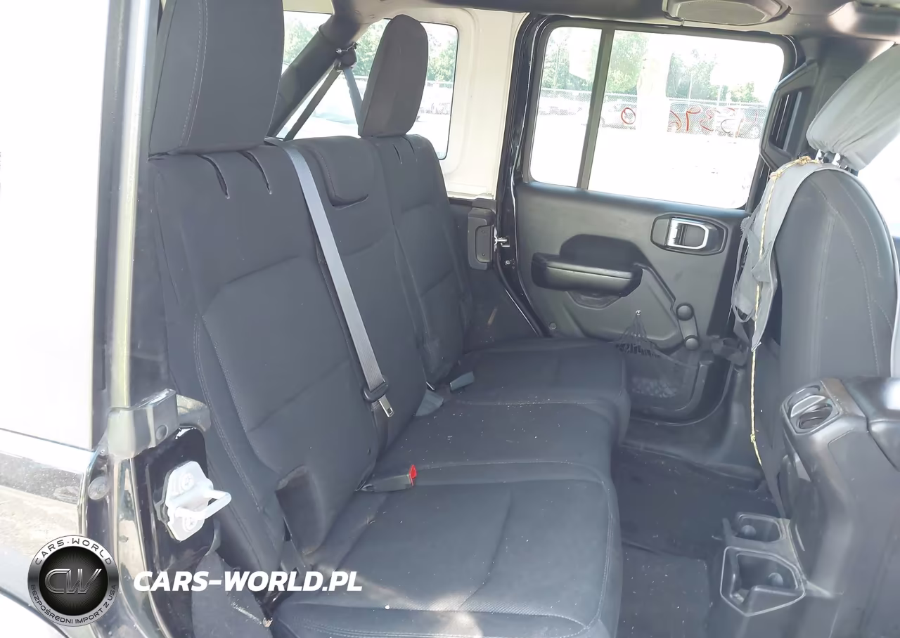 2018 Jeep Wrangler Unlimited Sport 4X4 VIN:1C4HJXDNXJW268180 - 8