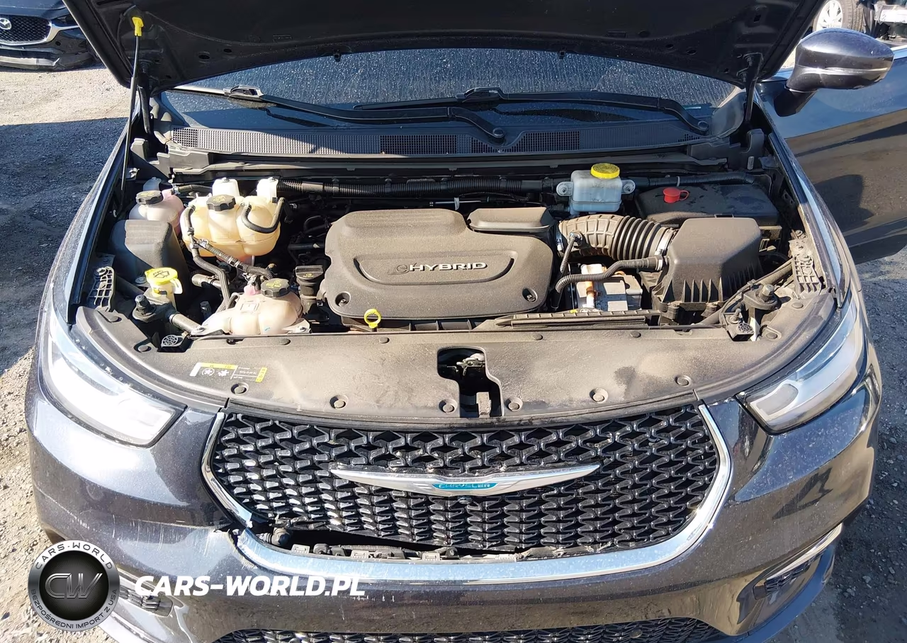 2021 Chrysler Pacifica Hybrid Touring L VIN:2C4RC1L76MR594716 - 10