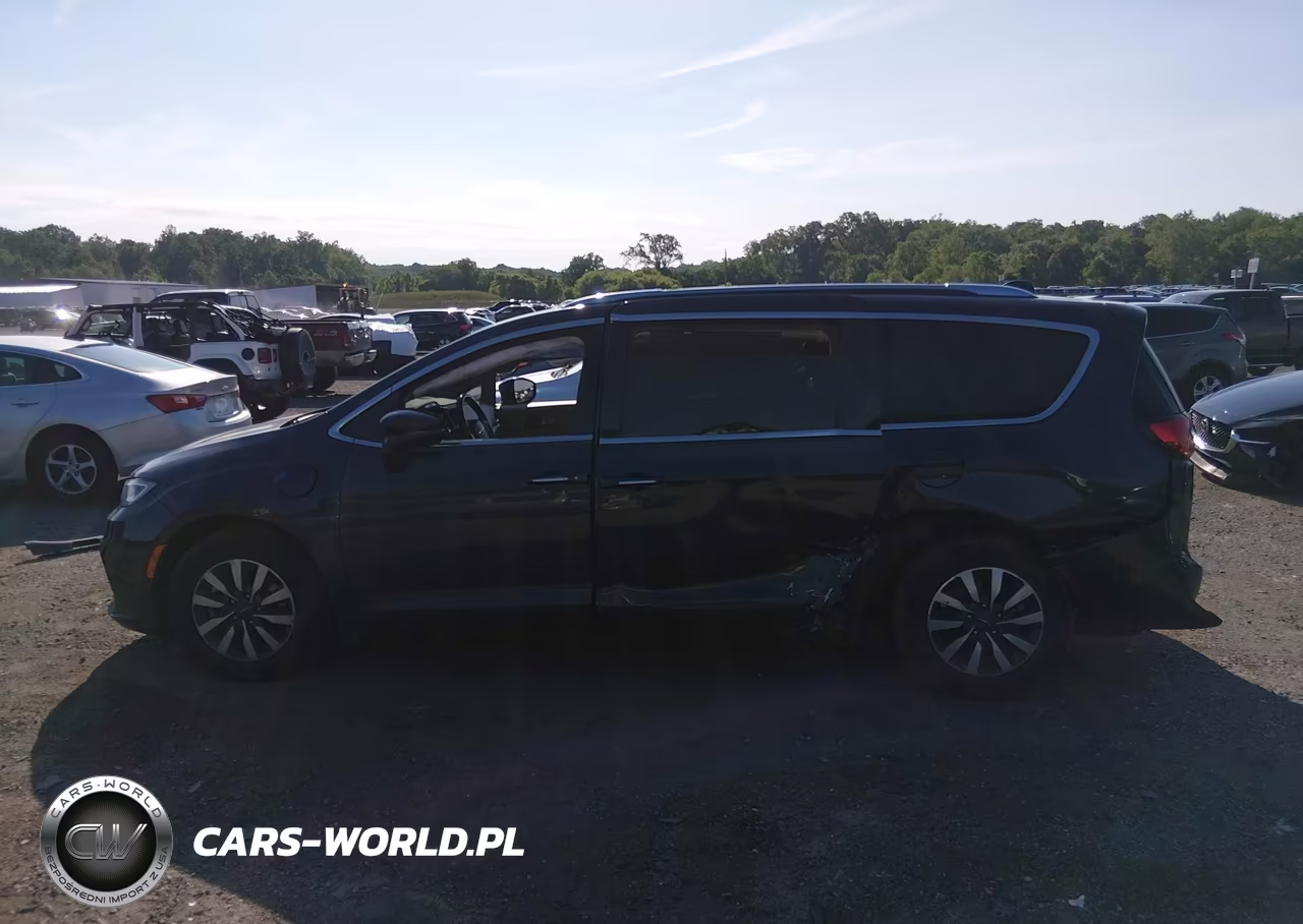 2021 Chrysler Pacifica Hybrid Touring L VIN:2C4RC1L76MR594716 - 14