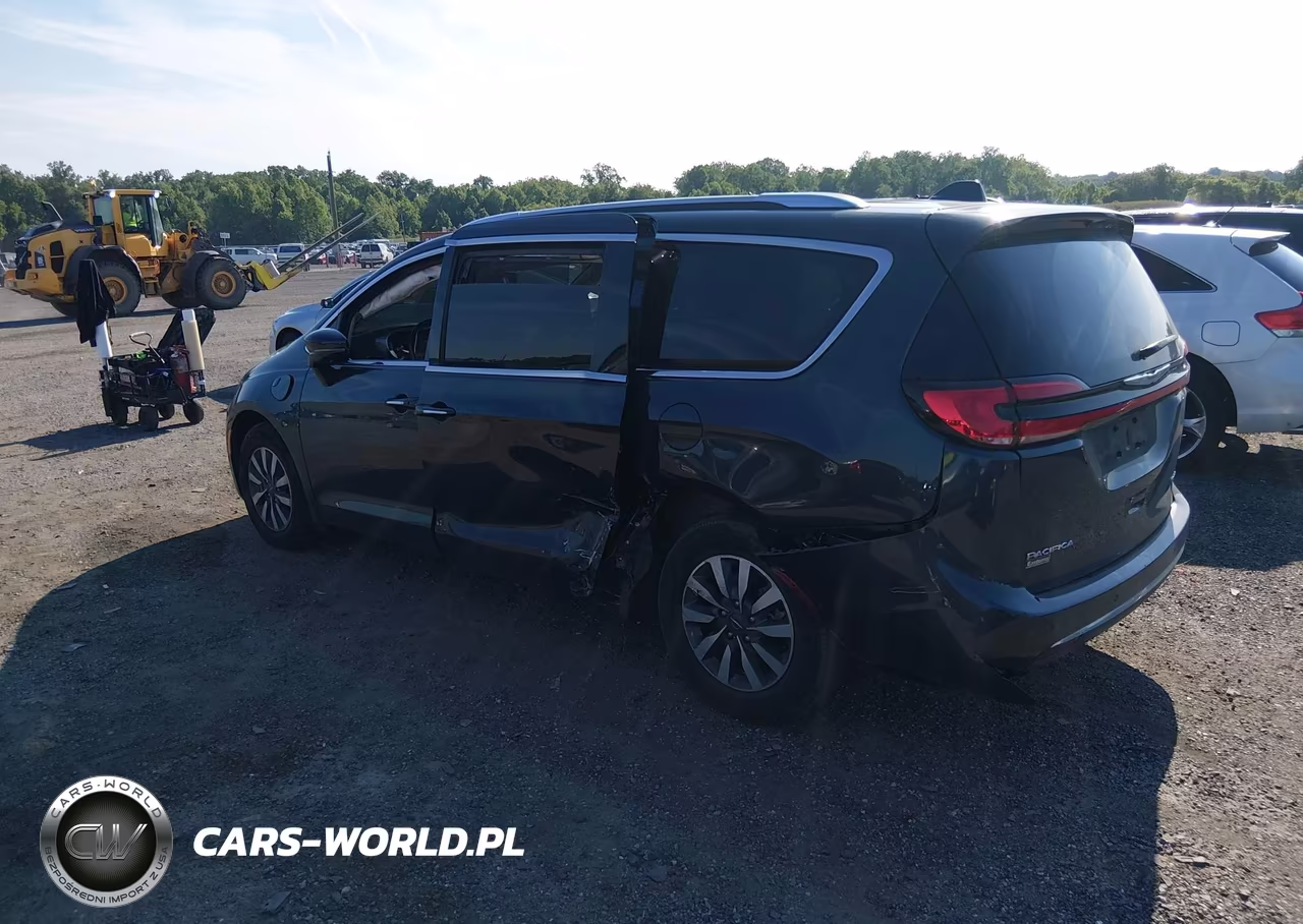 2021 Chrysler Pacifica Hybrid Touring L VIN:2C4RC1L76MR594716 - 3
