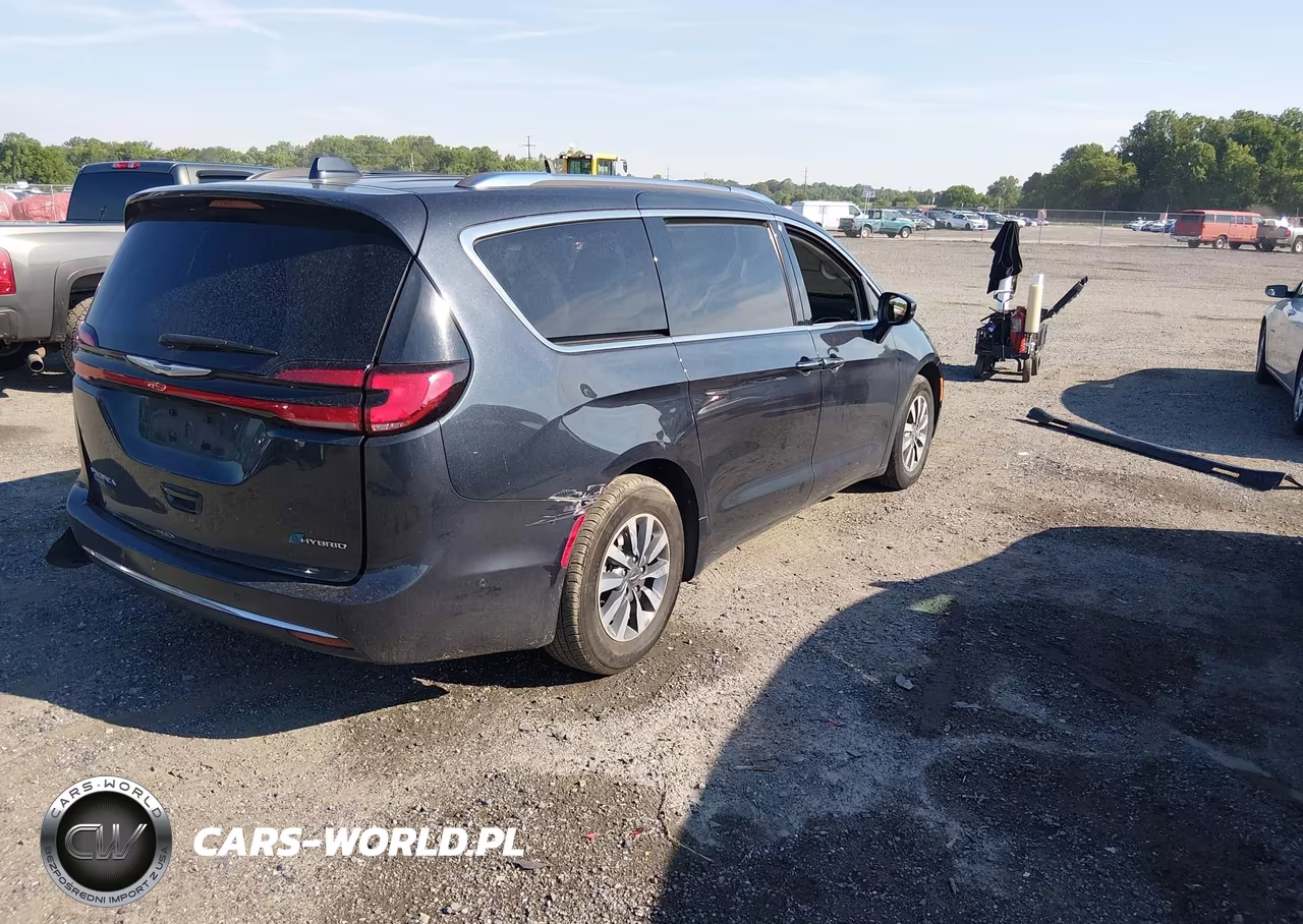 2021 Chrysler Pacifica Hybrid Touring L VIN:2C4RC1L76MR594716 - 4