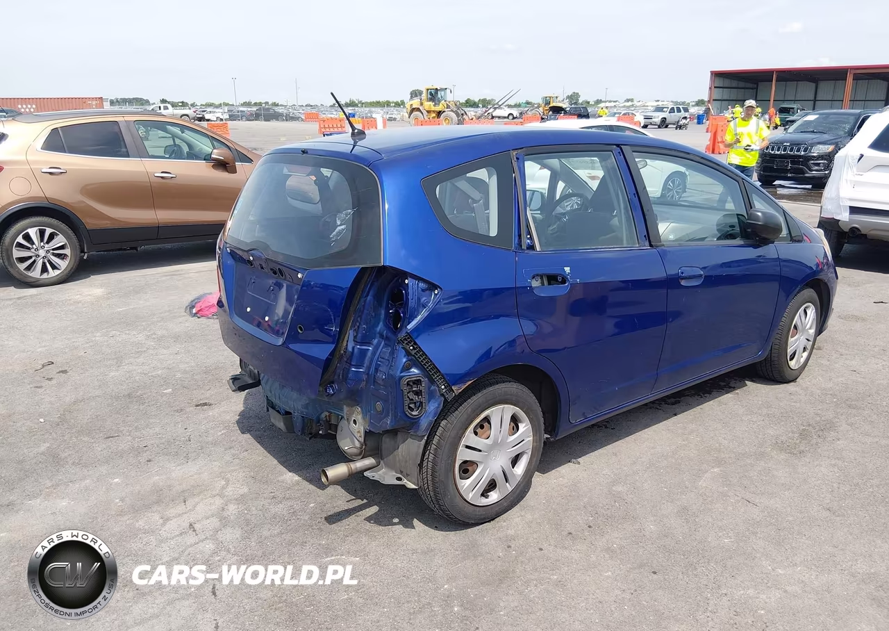 2010 Honda Fit VIN:JHMGE8G20AS014359 - 4