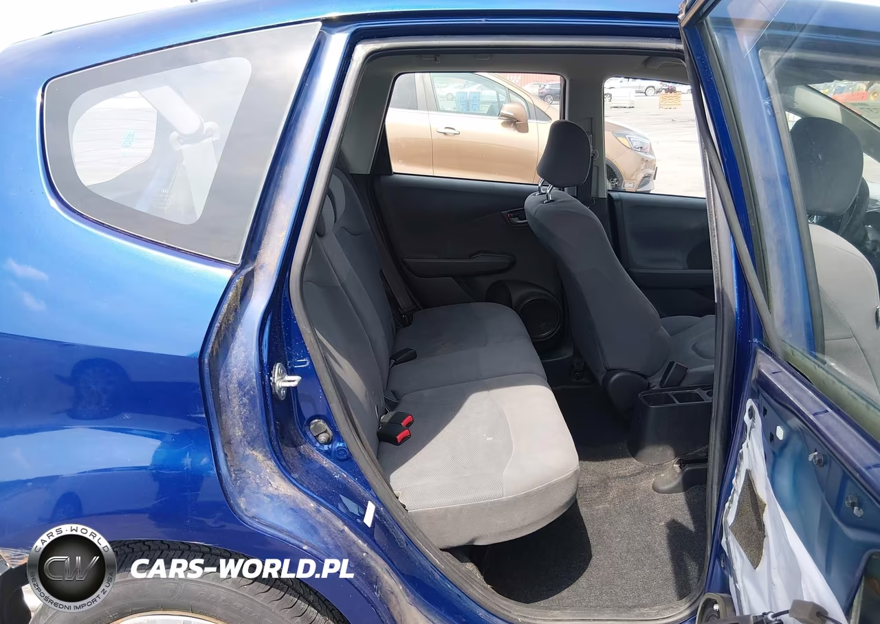 2010 Honda Fit VIN:JHMGE8G20AS014359 - 8