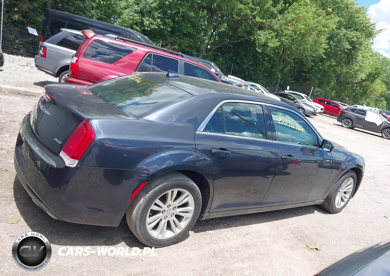 2017 Chrysler 300 Limited VIN:2C3CCAAG1HH512223 - 13