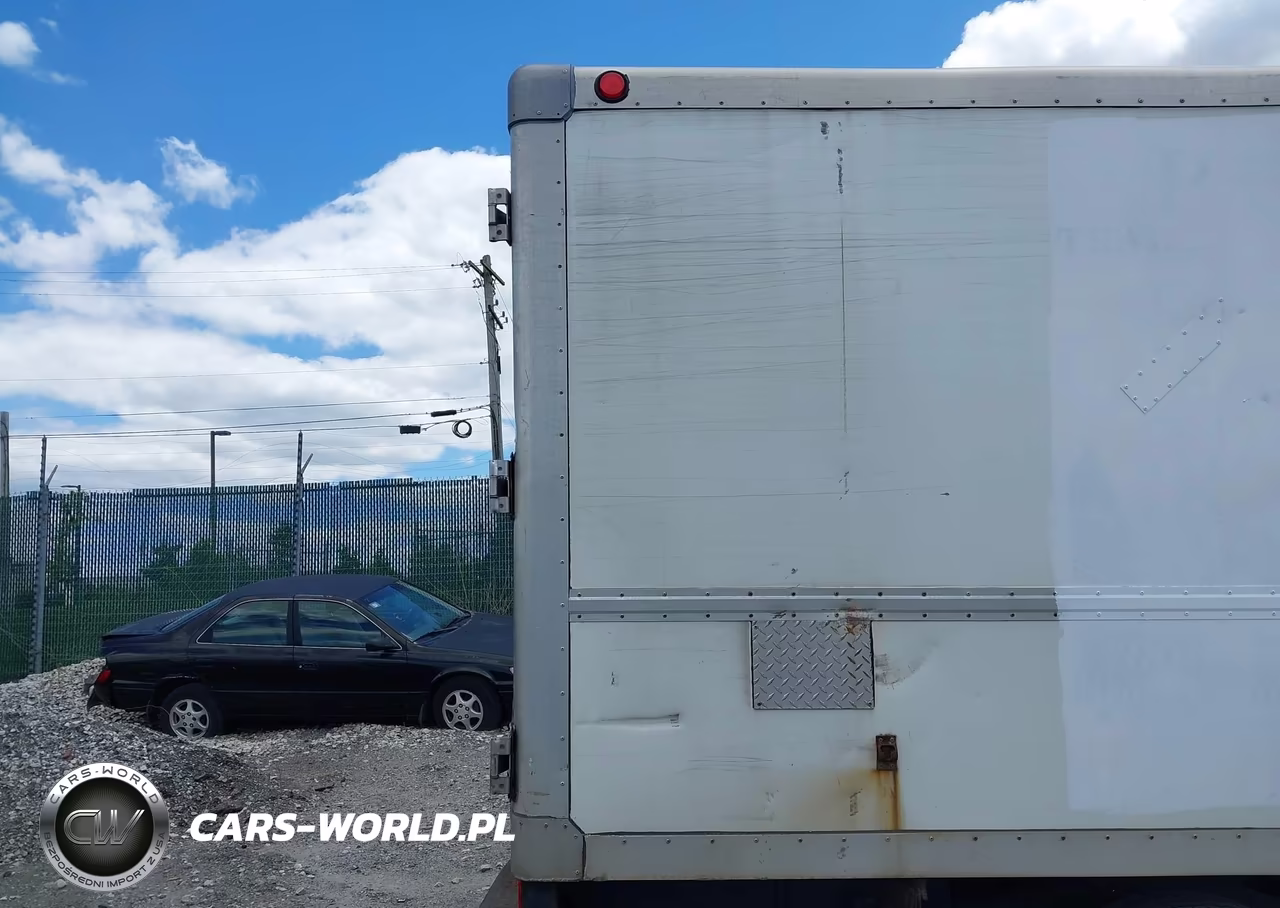 2016 Chevrolet Express Cutaway 3500 VIN:1GB0GRFF7G1141779 - 12