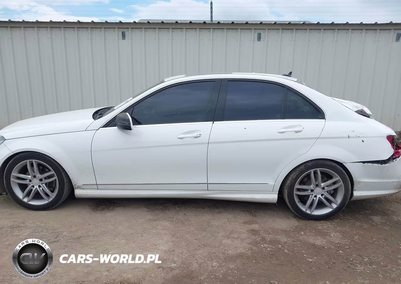 2014 Mercedes-Benz C 250 Sport VIN:WDDGF4HB4ER307819 - 14