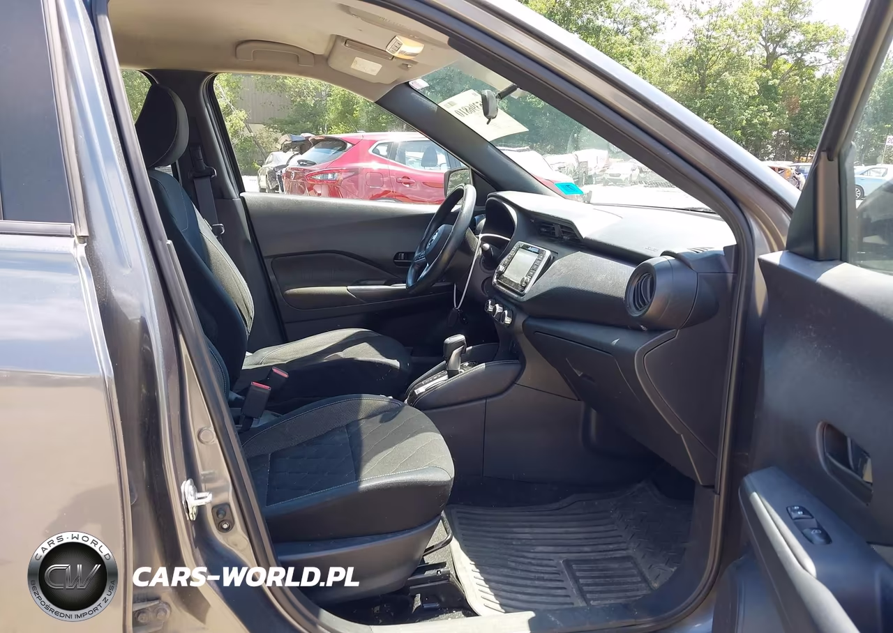 2018 Nissan Kicks S VIN:3N1CP5CU8JL498864 - 5