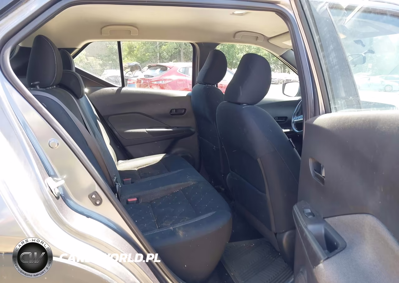 2018 Nissan Kicks S VIN:3N1CP5CU8JL498864 - 8