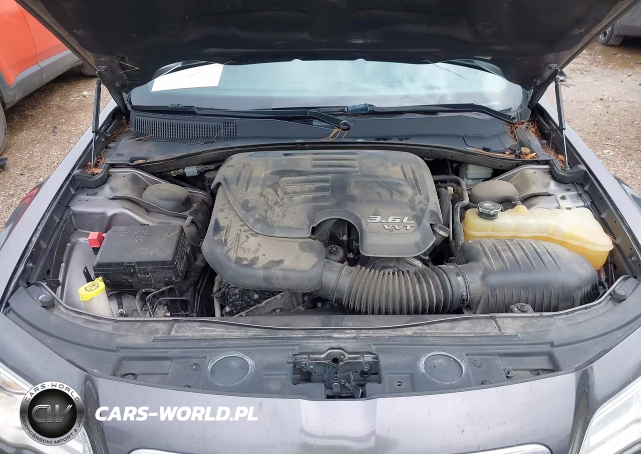 2014 Chrysler 300 VIN:2C3CCAAG2EH214310 - 10