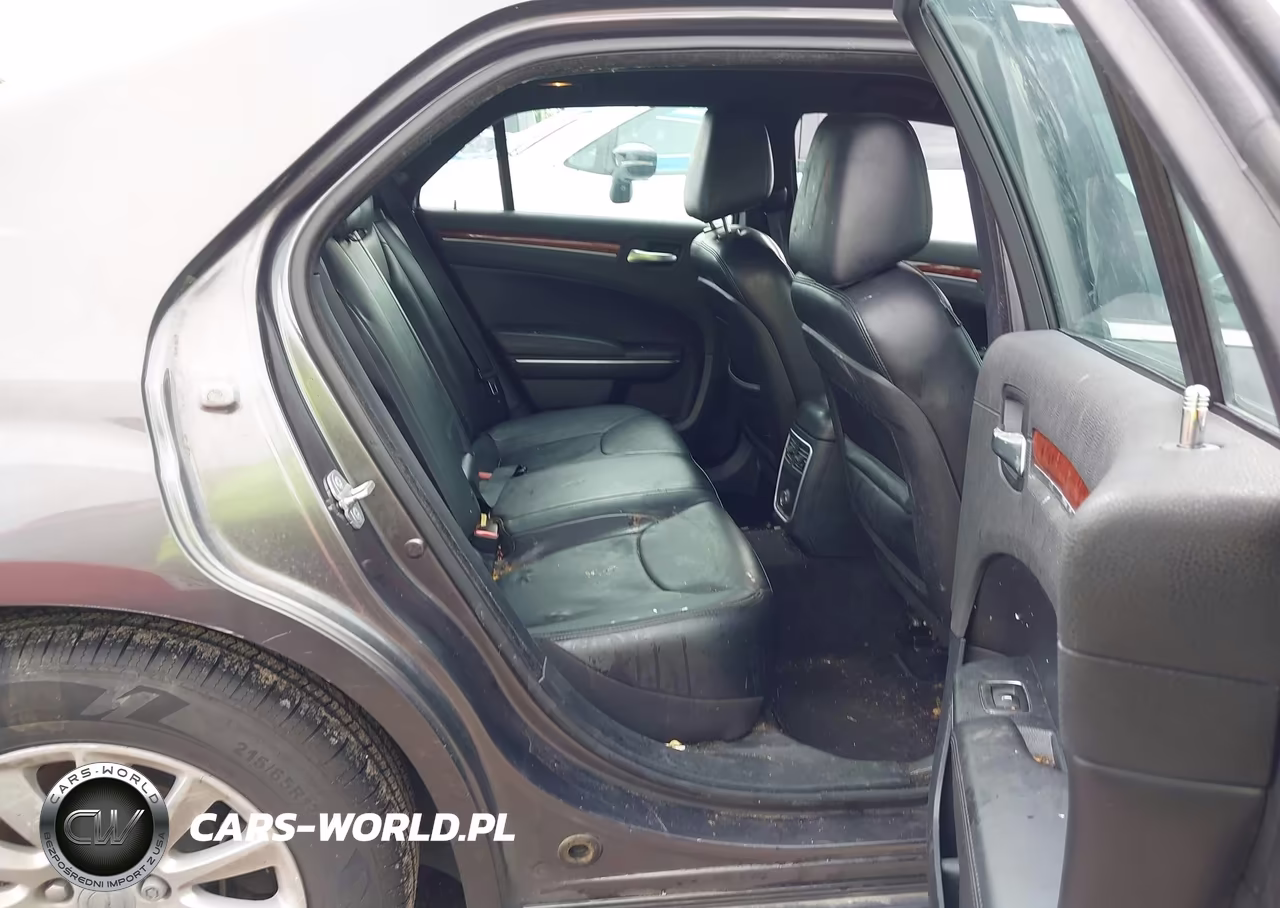 2014 Chrysler 300 VIN:2C3CCAAG2EH214310 - 8
