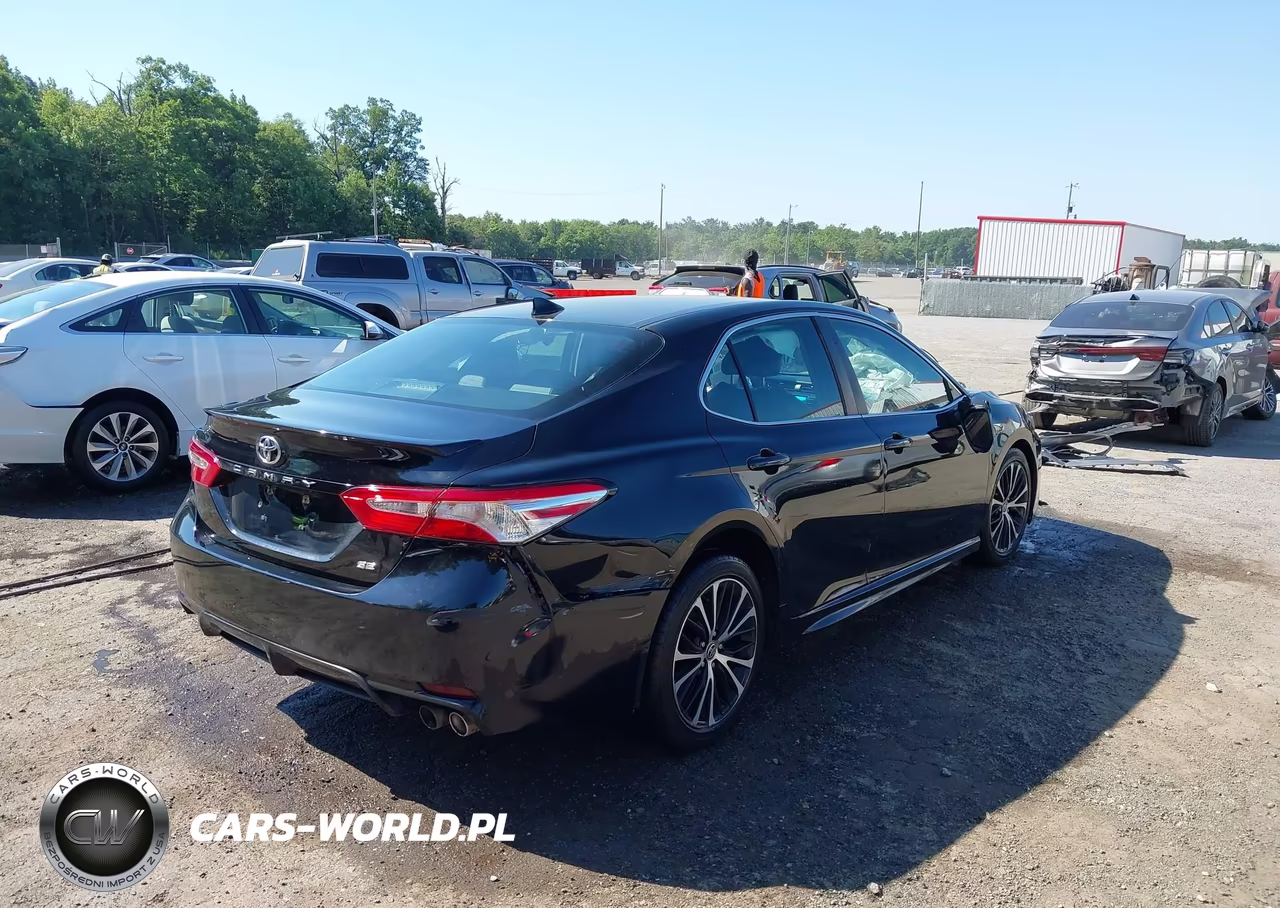 2020 Toyota Camry Se VIN:4T1G11AK3LU364603 - 4