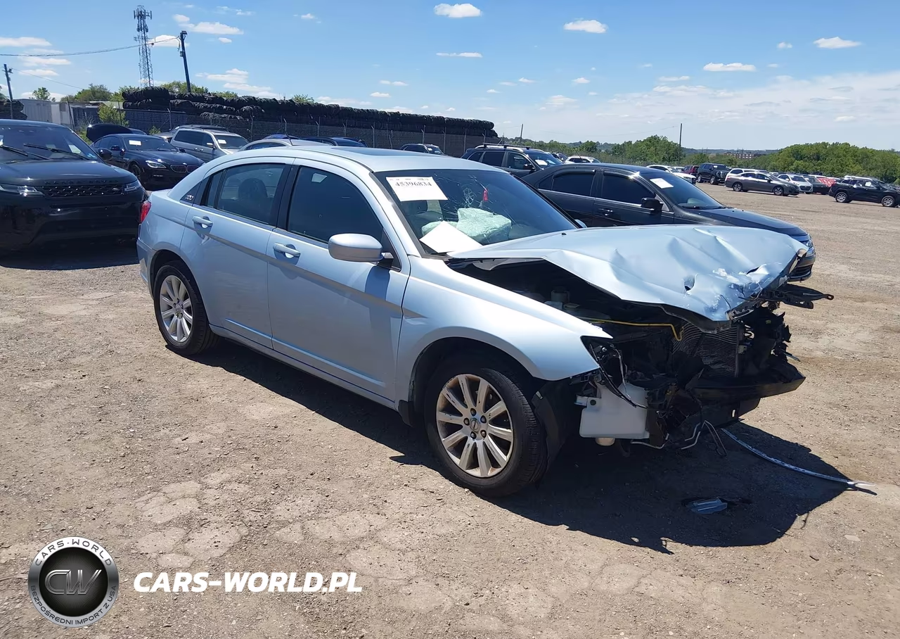 2013 Chrysler 200 Touring – zdjęcie 1 z 16