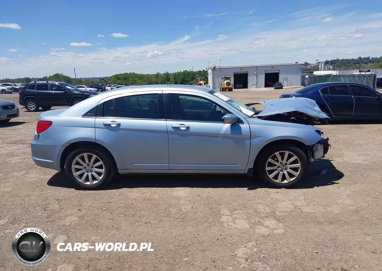2013 Chrysler 200 Touring VIN:1C3CCBBB4DN540205 - 13