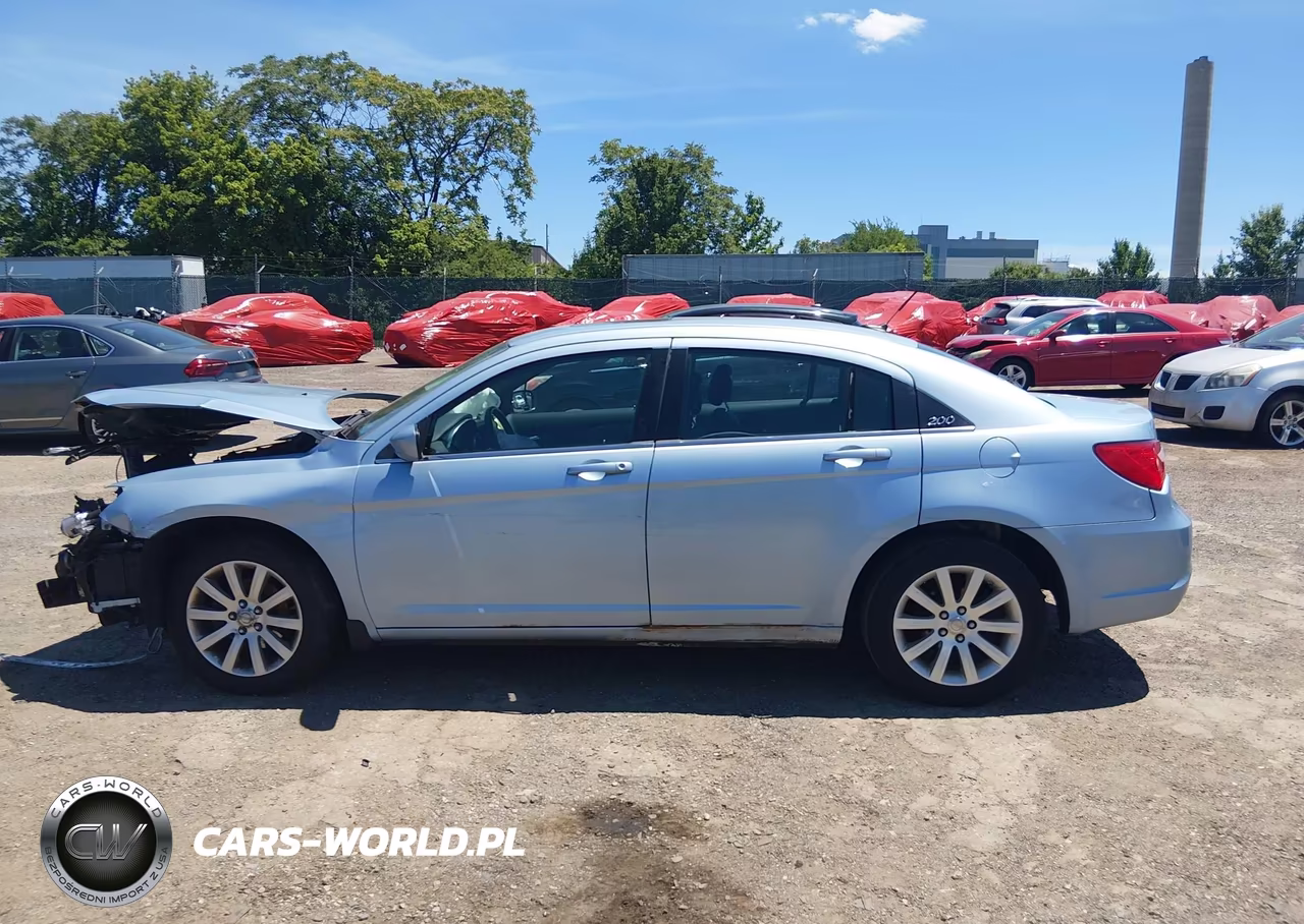 2013 Chrysler 200 Touring VIN:1C3CCBBB4DN540205 - 14