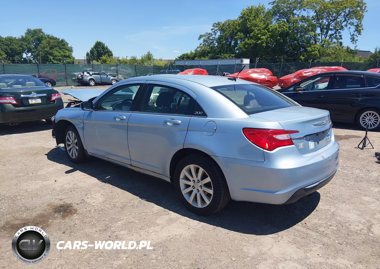 2013 Chrysler 200 Touring VIN:1C3CCBBB4DN540205 - 3