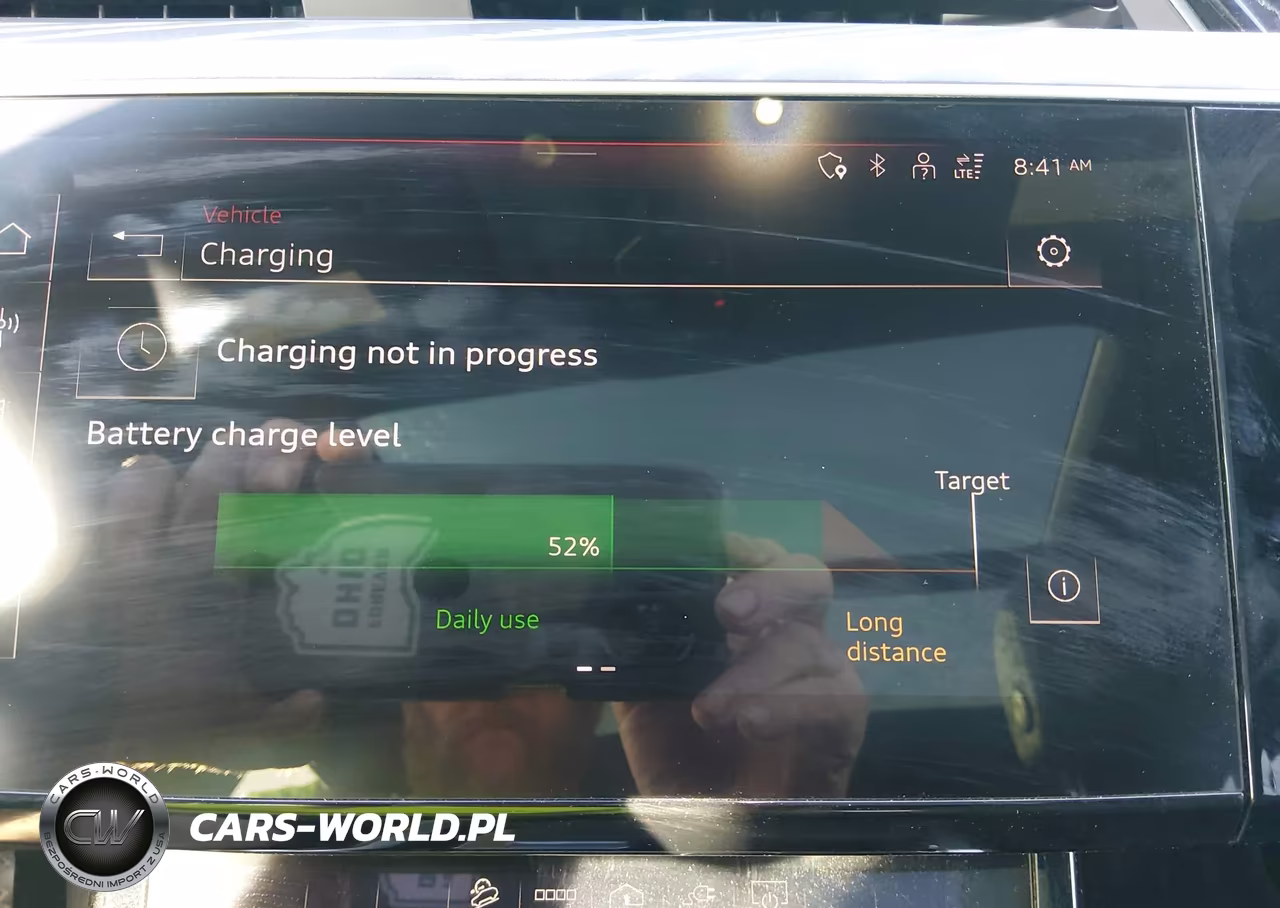 2022 Audi E-Tron Premium Plus Quattro VIN:WA1LAAGE8NB006538 - 17