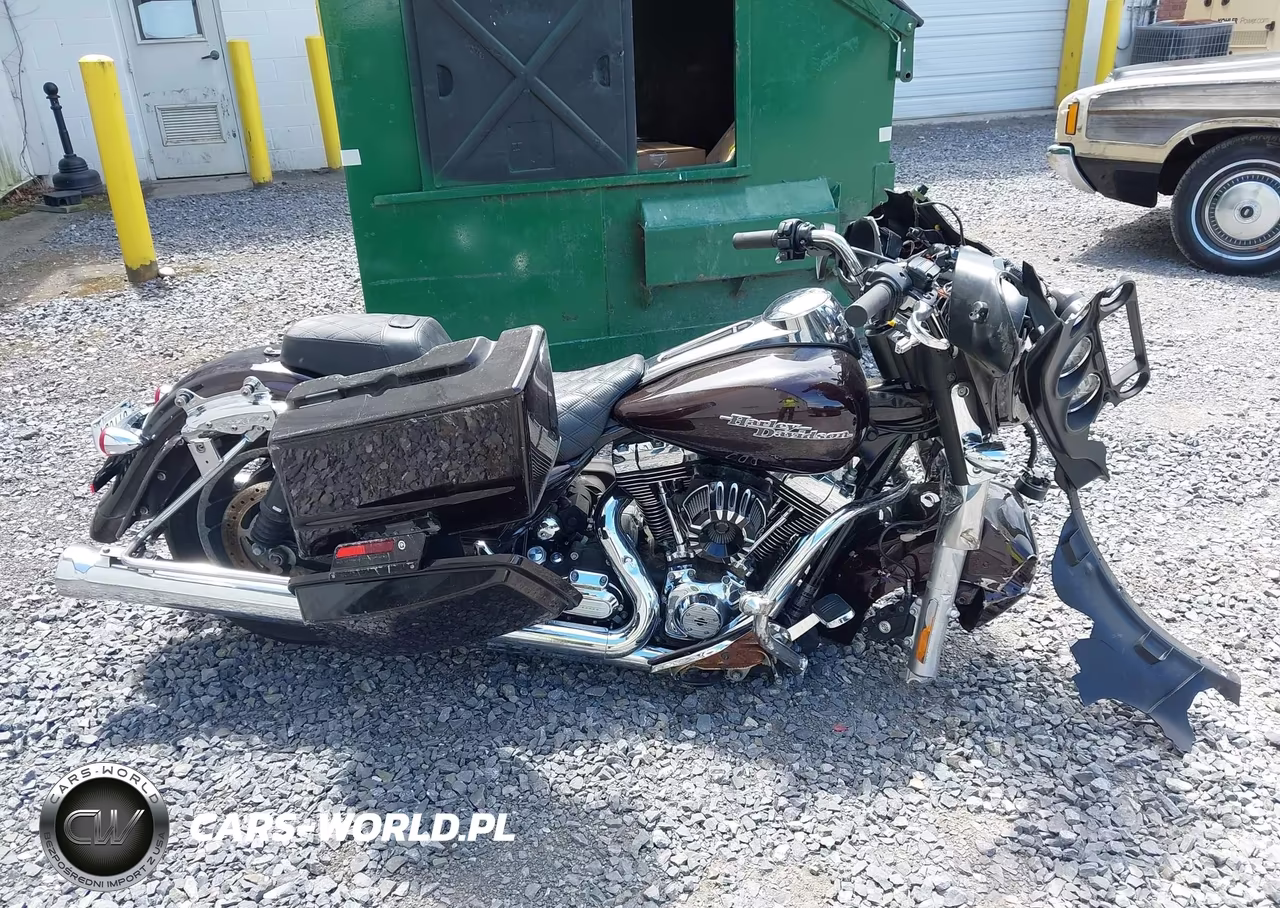 2011 Harley-Davidson Flhx VIN:1HD1KBM11BB667565 - 11