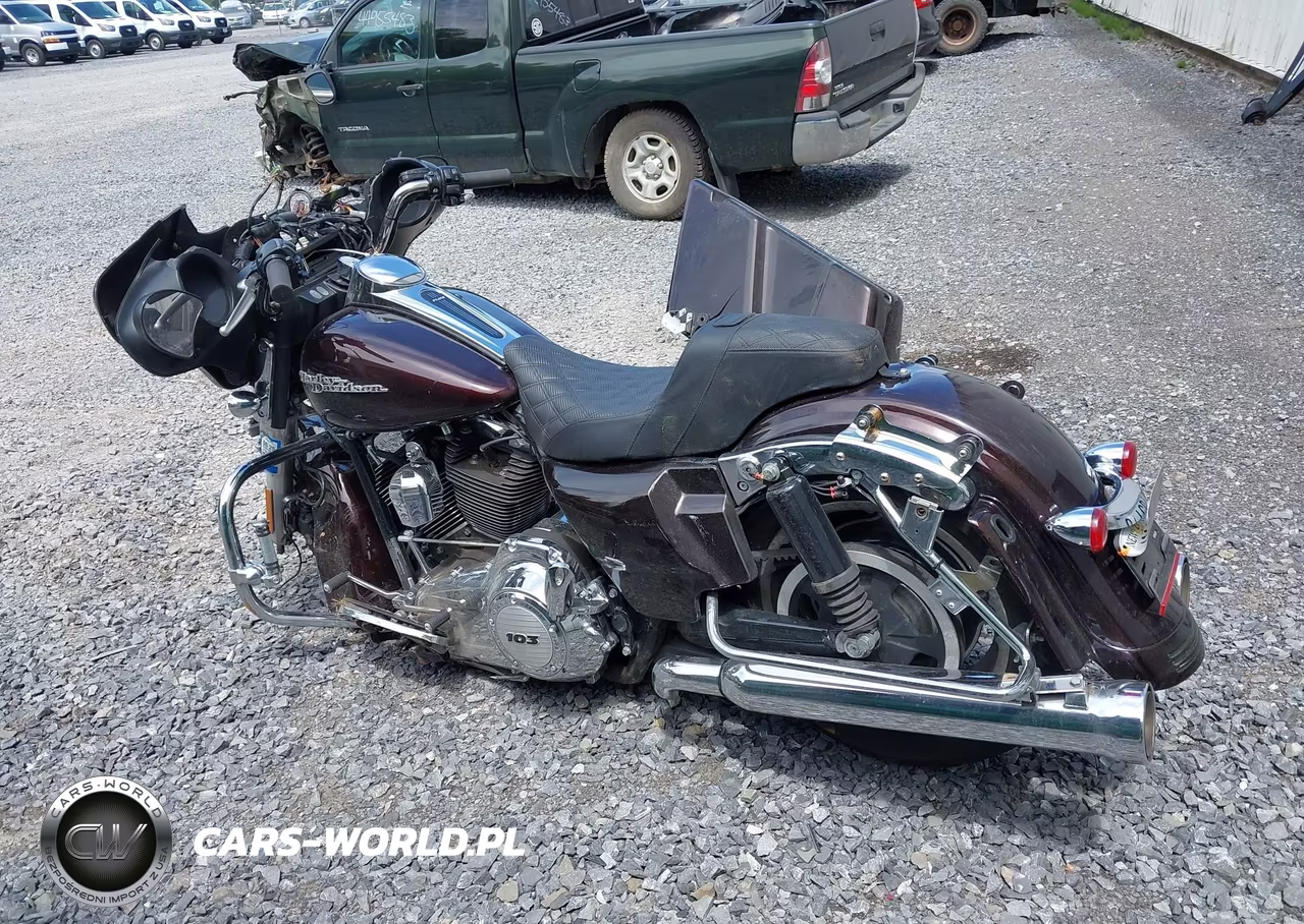 2011 Harley-Davidson Flhx VIN:1HD1KBM11BB667565 - 12