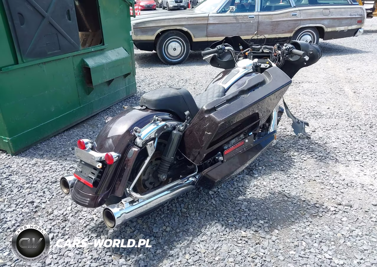 2011 Harley-Davidson Flhx VIN:1HD1KBM11BB667565 - 4
