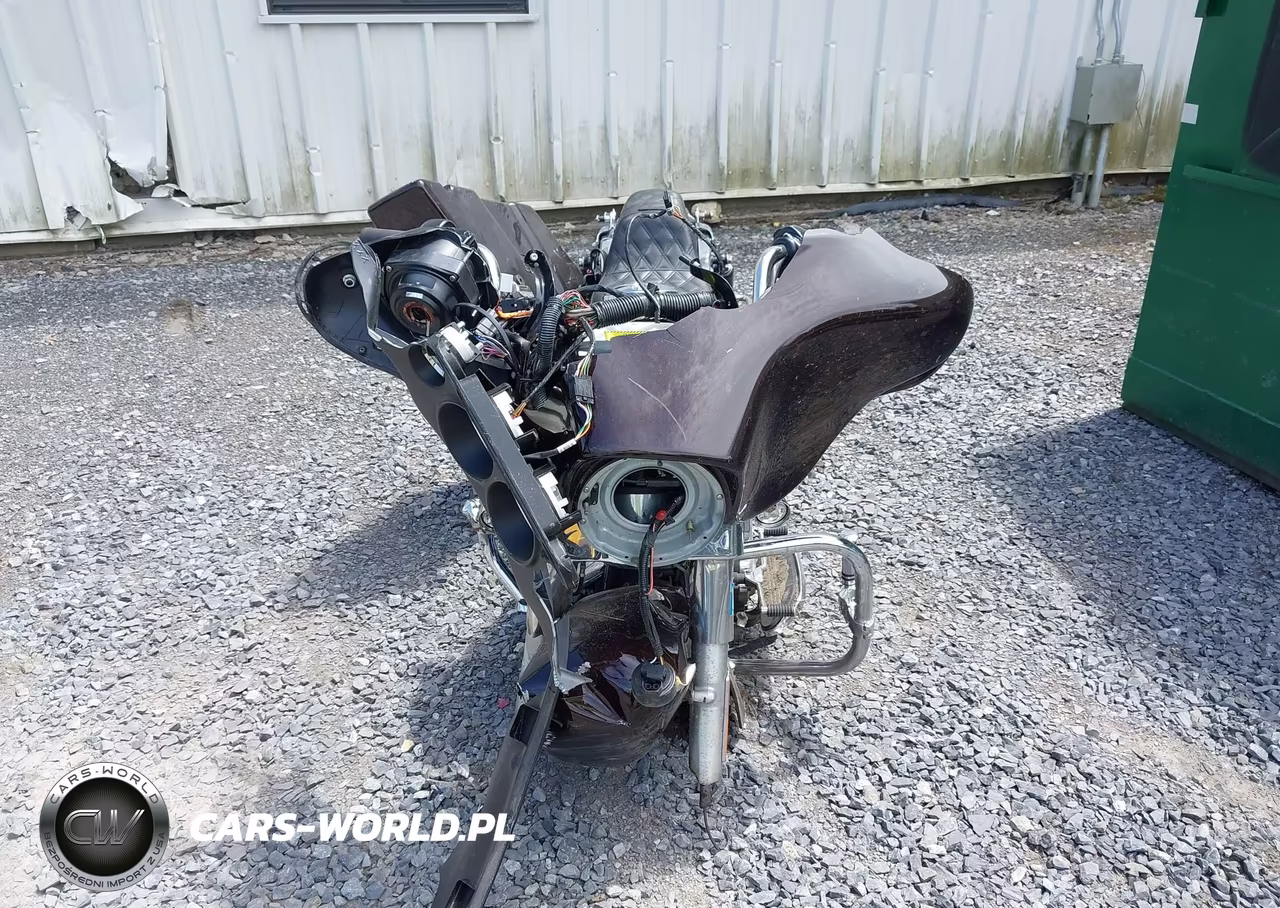 2011 Harley-Davidson Flhx VIN:1HD1KBM11BB667565 - 5