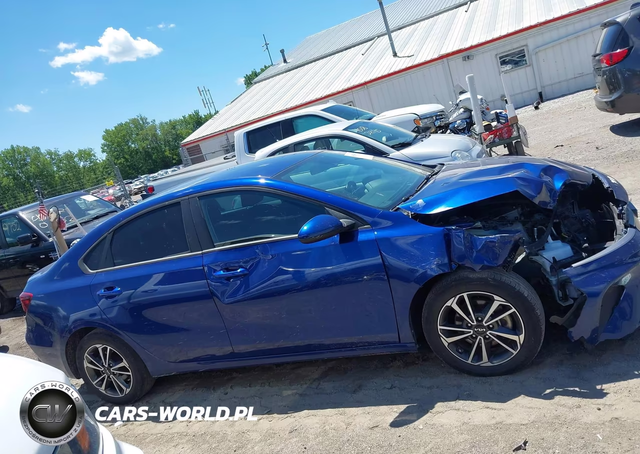 2023 Kia Forte Lxs VIN:3KPF24AD2PE613395 - 13