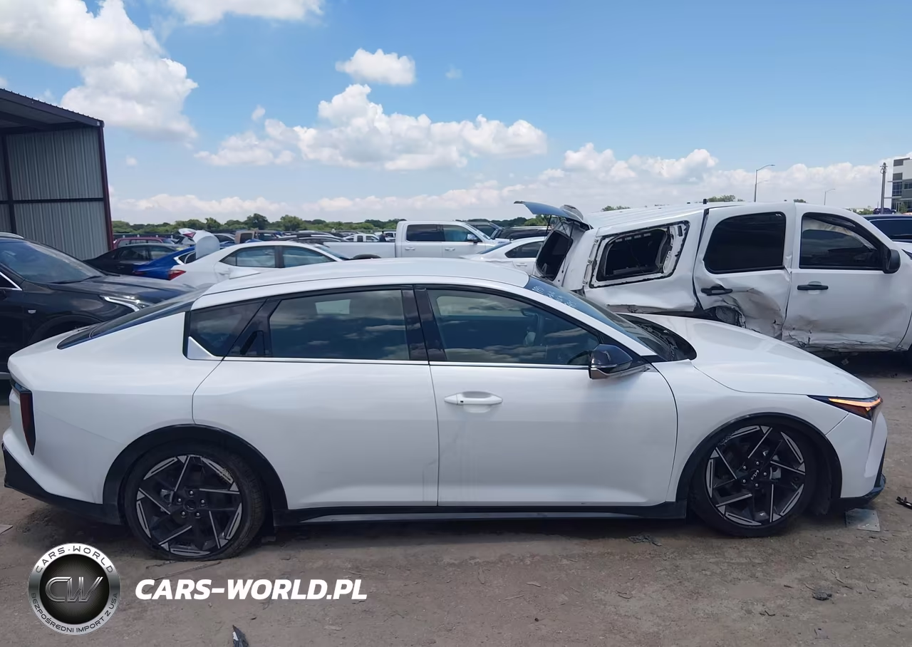 2025 Kia K4 Gt-Line VIN:3KPFW4DE8SE248805 - 13