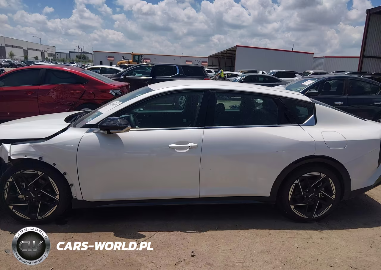 2025 Kia K4 Gt-Line VIN:3KPFW4DE8SE248805 - 14