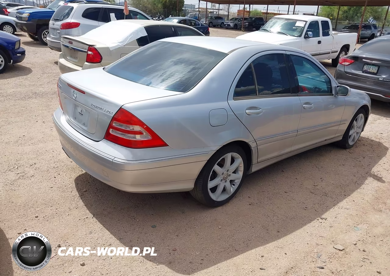 2003 Mercedes-Benz C 230 Kompressor Sport VIN:WDBRF40J33A473197 - 4