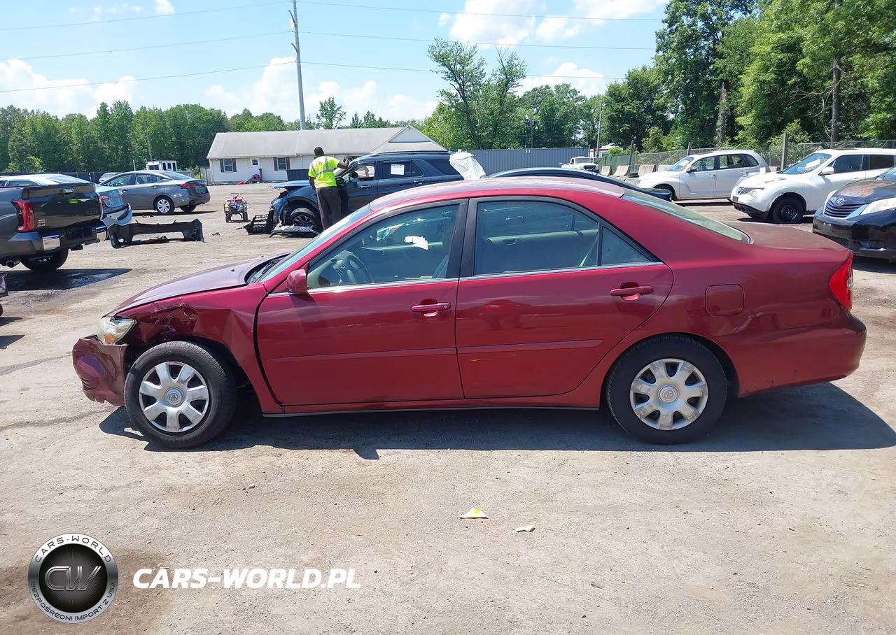 2004 Toyota Camry Le VIN:4T1BE32K74U281895 - 14