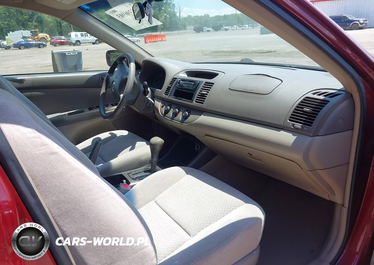 2004 Toyota Camry Le VIN:4T1BE32K74U281895 - 5