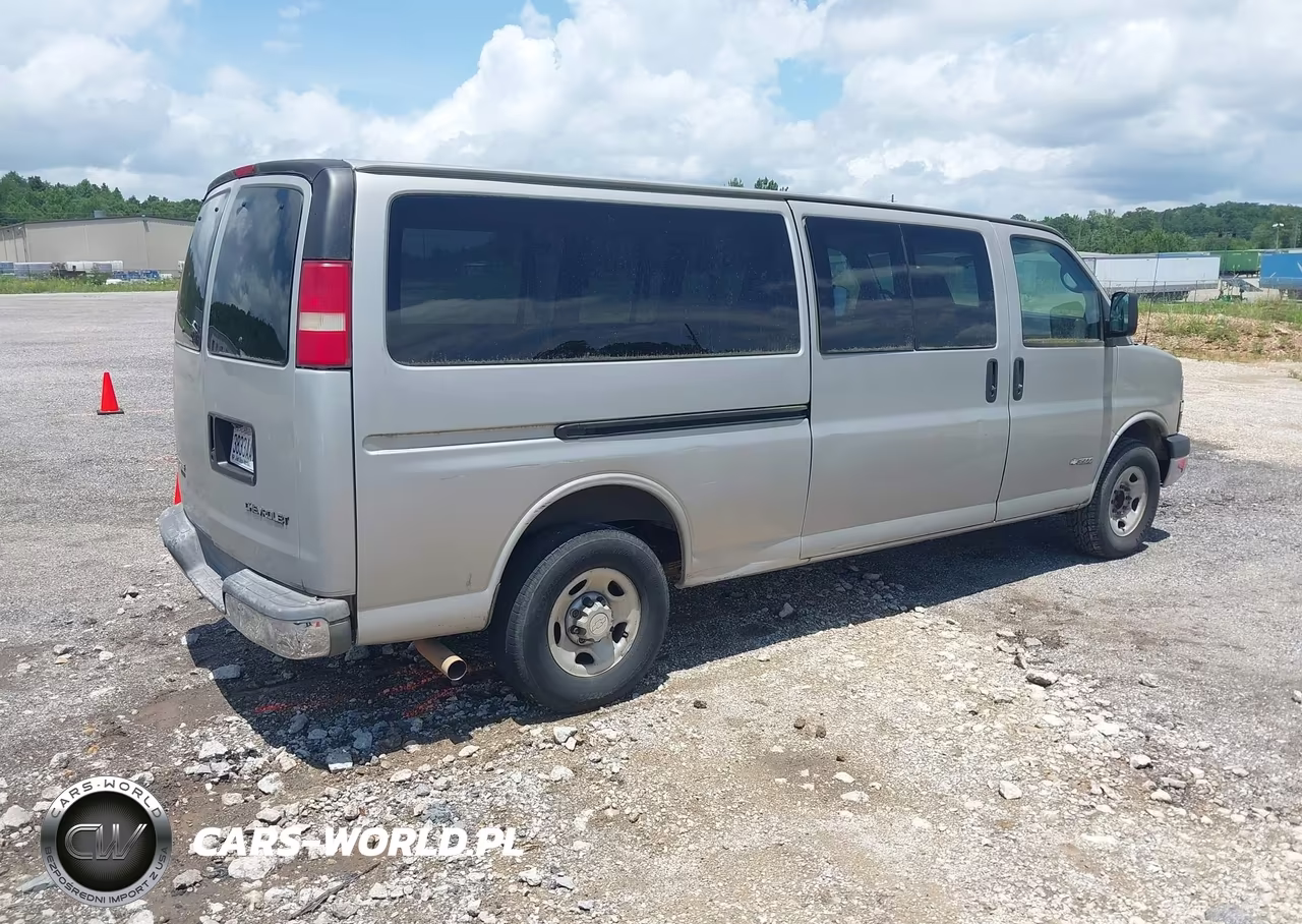 2005 Chevrolet Express VIN:1GAHG39U551255274 - 4