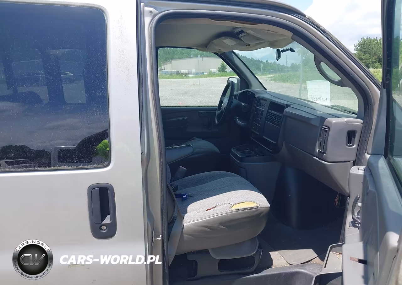 2005 Chevrolet Express VIN:1GAHG39U551255274 - 5
