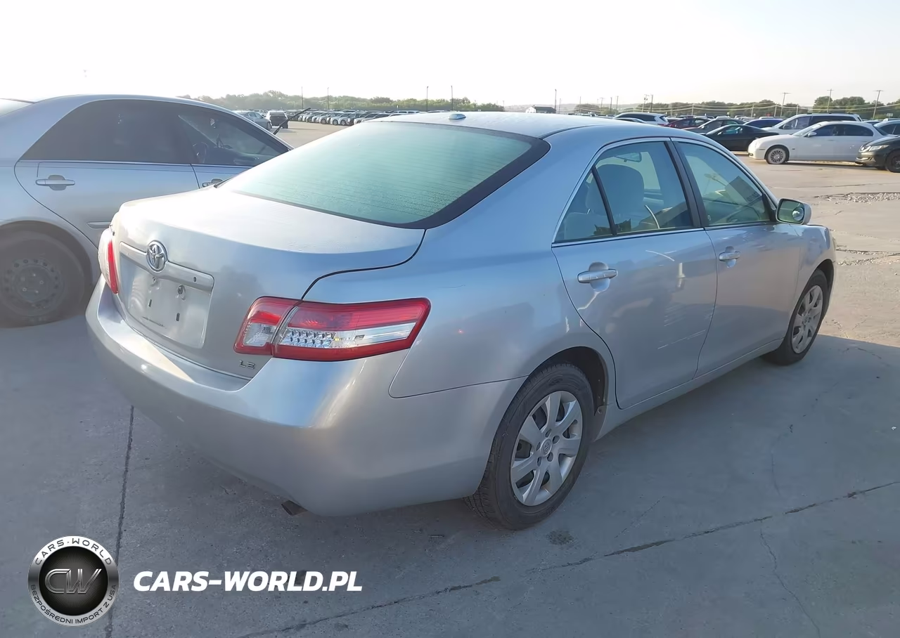 2010 Toyota Camry Le VIN:4T1BF3EK7AU050032 - 4