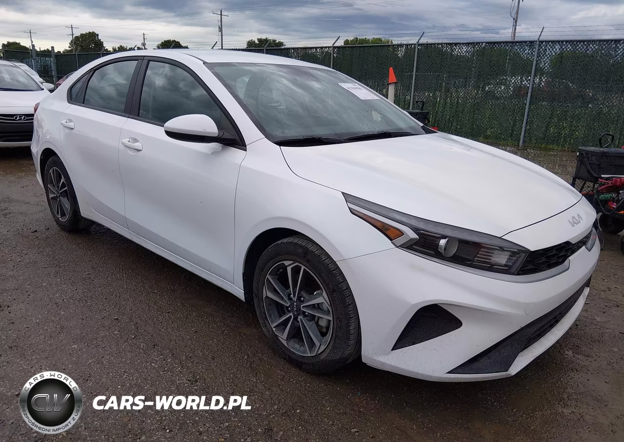 2024 Kia Forte Lxs – zdjęcie 1 z 16
