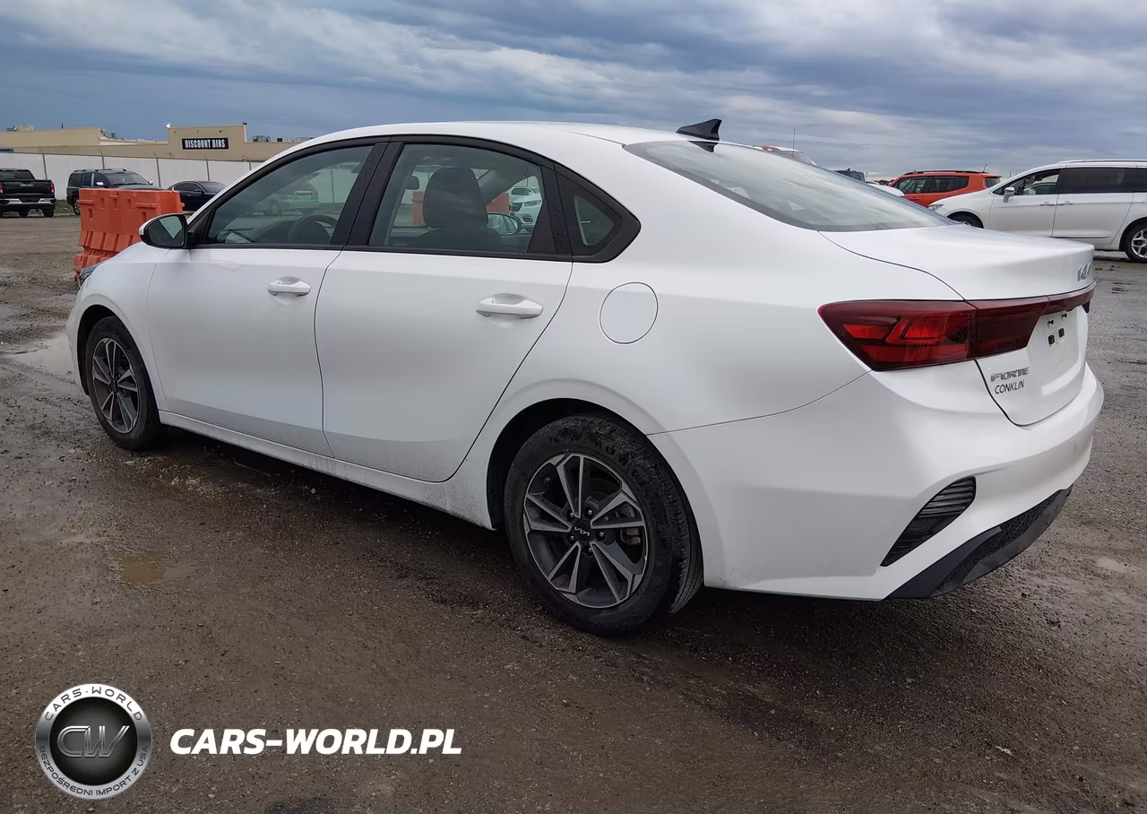 2024 Kia Forte Lxs VIN:3KPF24ADXRE720911 - 3