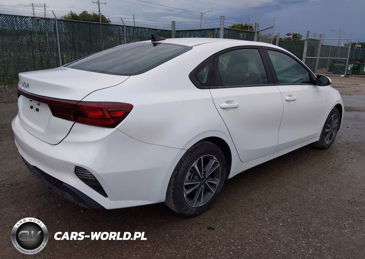 2024 Kia Forte Lxs VIN:3KPF24ADXRE720911 - 4