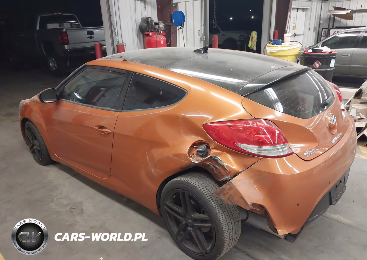 2013 Hyundai Veloster Base W-Black VIN:KMHTC6AD0DU107729 - 3