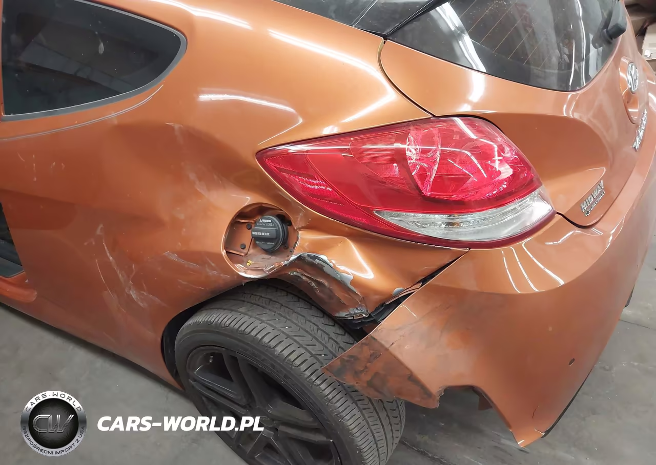 2013 Hyundai Veloster Base W-Black VIN:KMHTC6AD0DU107729 - 6