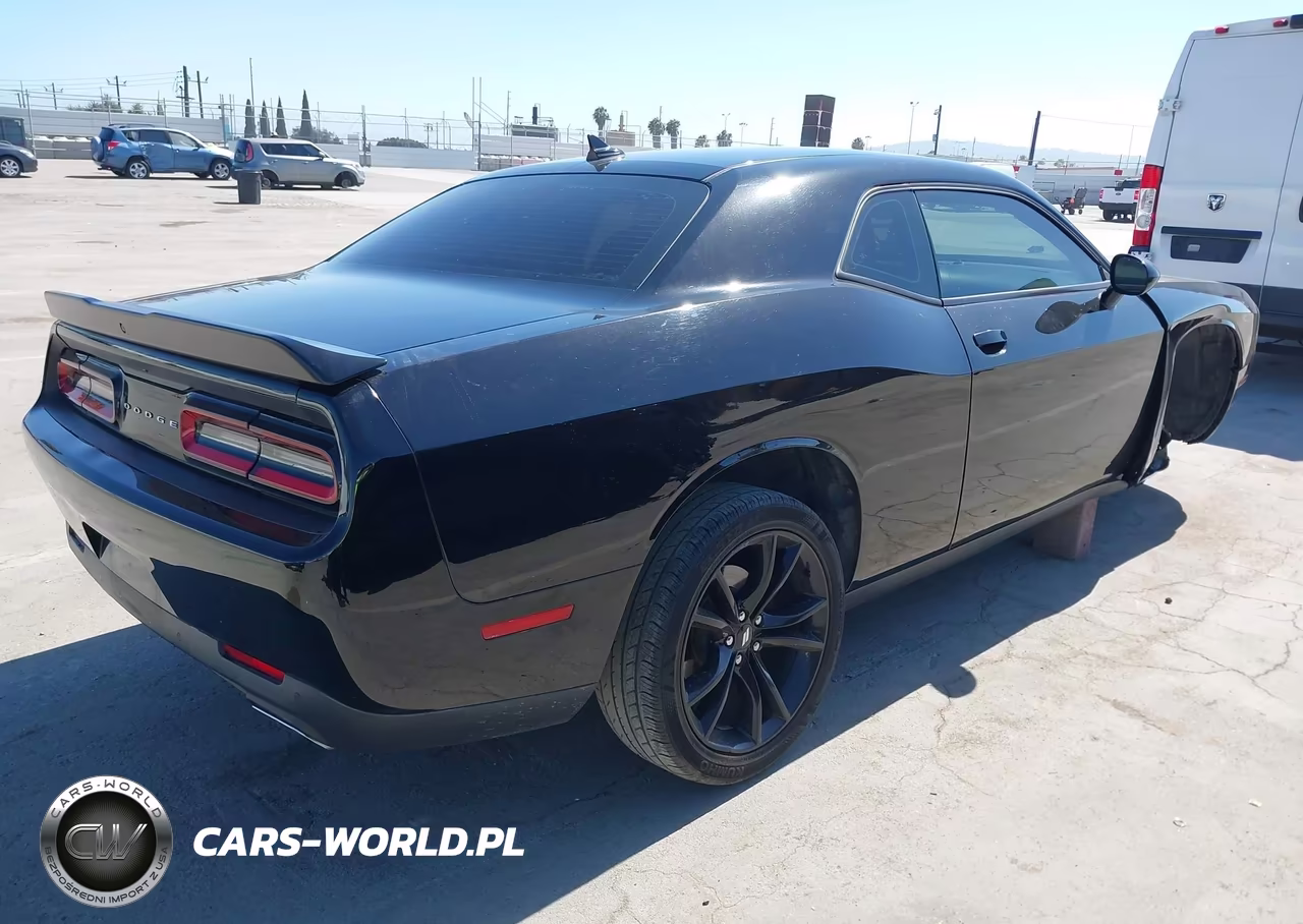 2017 Dodge Challenger Sxt Plus VIN:2C3CDZAG8HH554514 - 4
