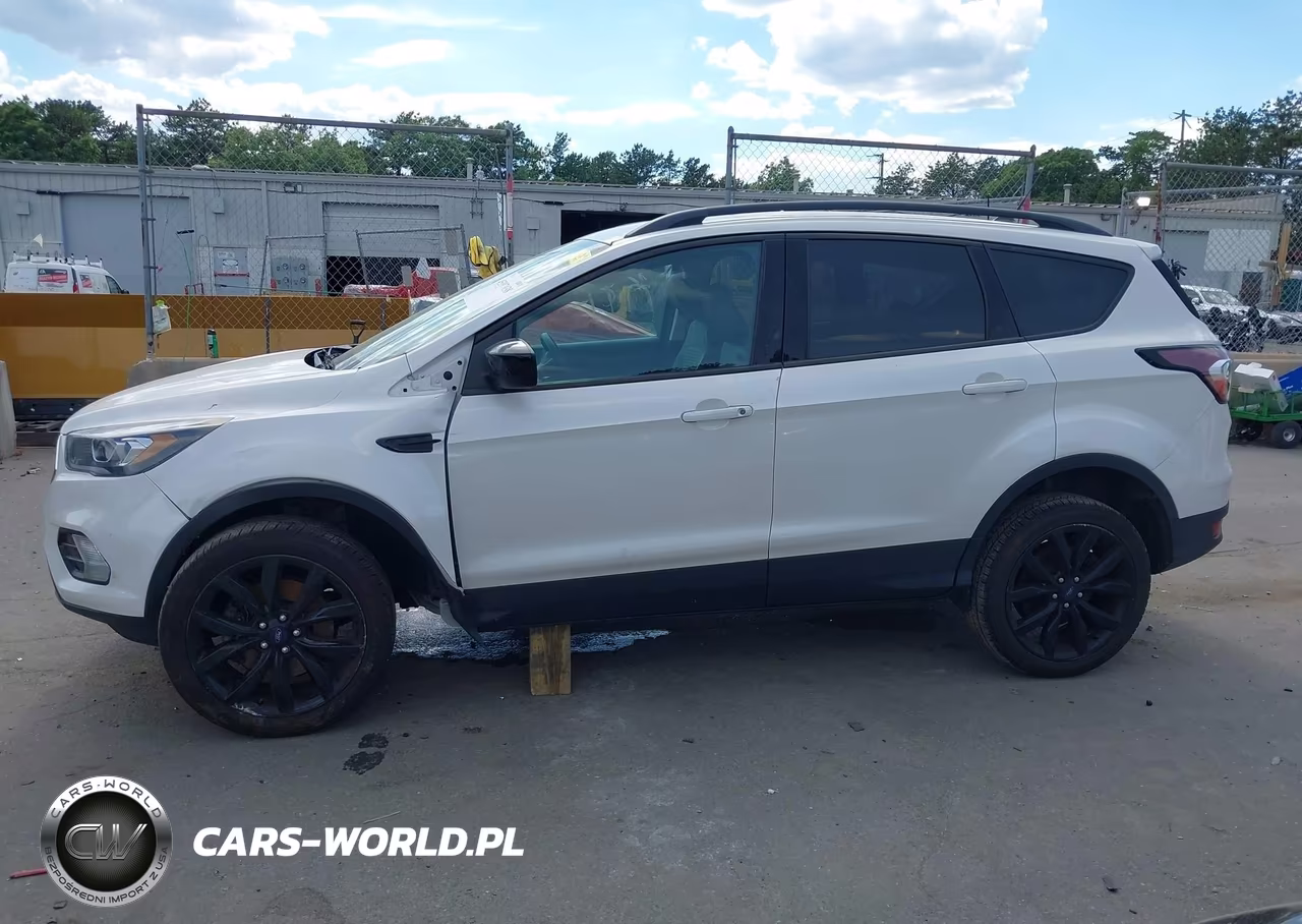 2018 Ford Escape Se VIN:1FMCU9GD1JUC25340 - 14