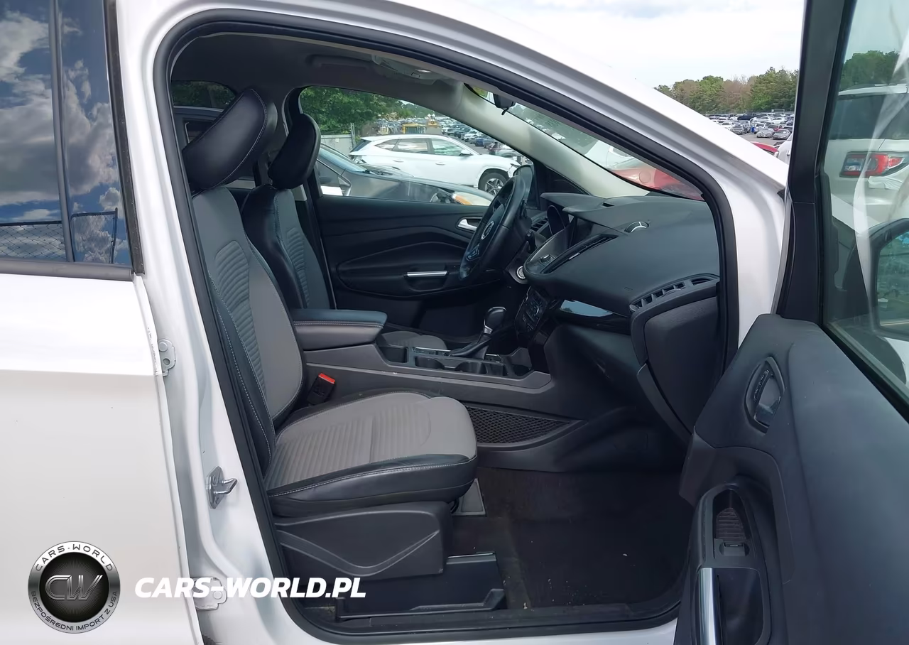 2018 Ford Escape Se VIN:1FMCU9GD1JUC25340 - 5