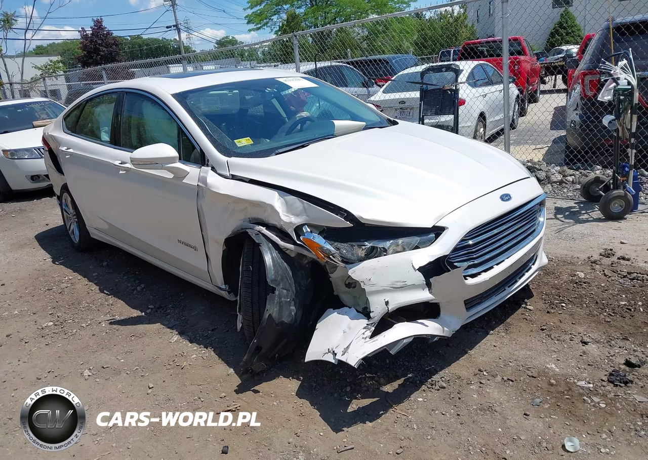 2016 Ford Fusion Hybrid Titanium – zdjęcie 1 z 17