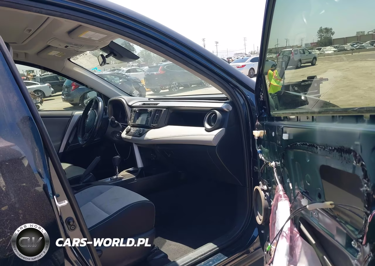 2017 Toyota Rav4 Xle VIN:JTMWFREV7HJ103004 - 5