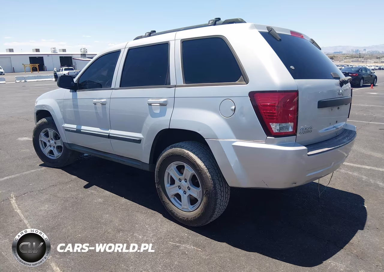 2007 Jeep Grand Cherokee Laredo VIN:1J8GR48K97C613060 - 3