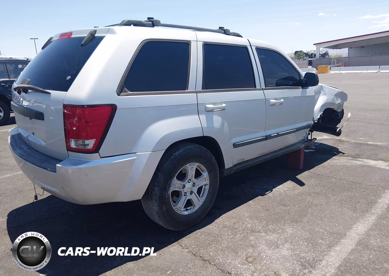 2007 Jeep Grand Cherokee Laredo VIN:1J8GR48K97C613060 - 4