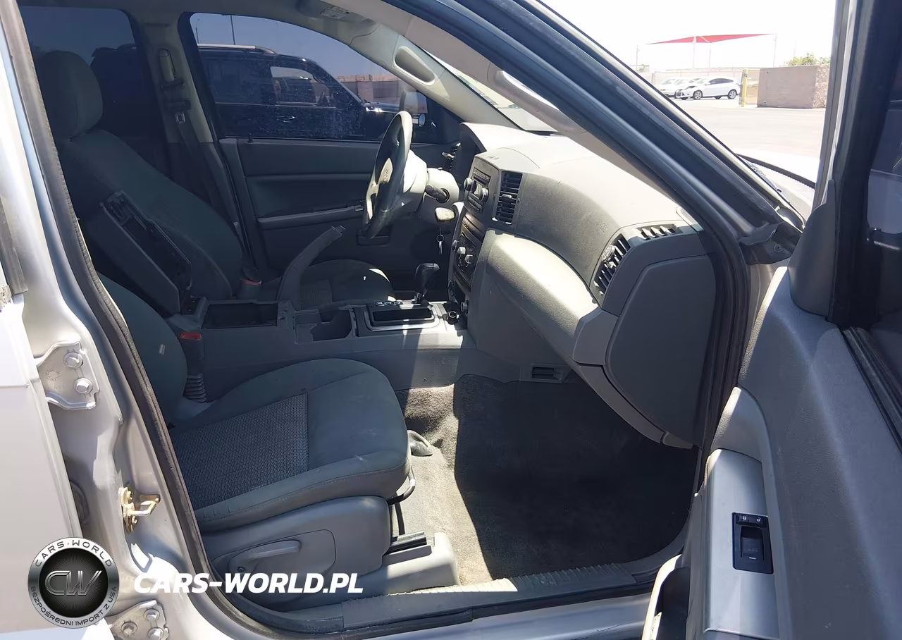 2007 Jeep Grand Cherokee Laredo VIN:1J8GR48K97C613060 - 5